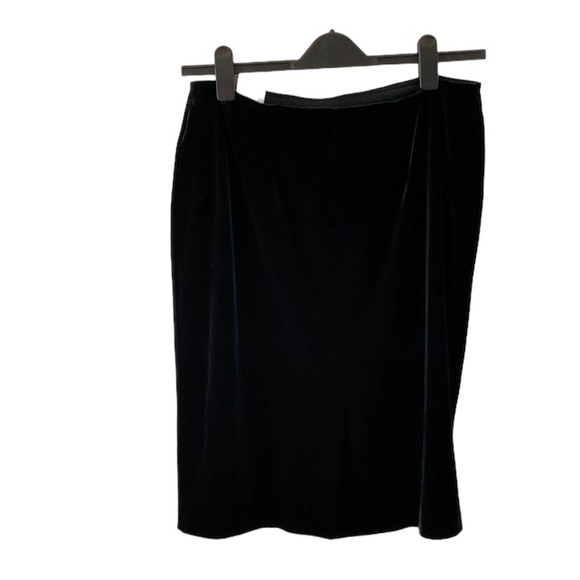 BNWT Vintage St Michael Marks and Spencer Black Velvet Pencil Skirt Size 16 - Picture 2 of 10